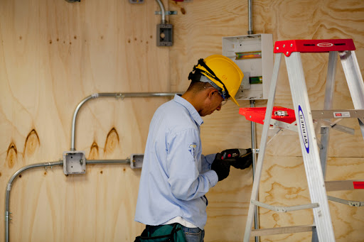 Servicios-de-instalaciones-redes-electricas2